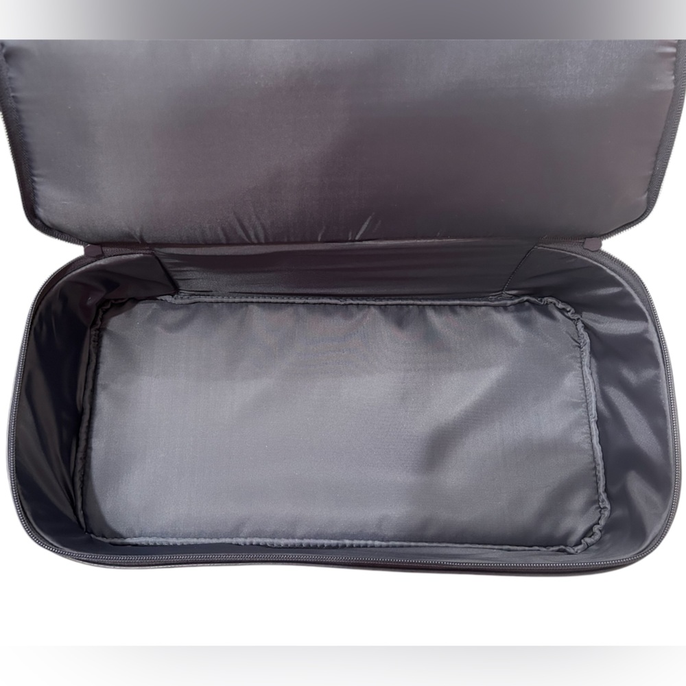 **SOLD** BEIS The Weekender 
in Navy Travel Sophisticated Vacation Unisex - Picture 13 of 16